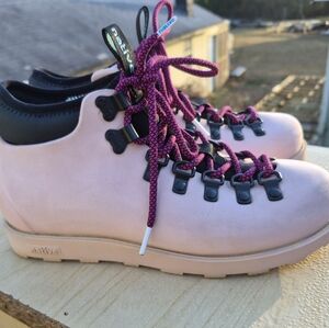 Native Fitzsimmons Citylite Bloom boots in Dazzle Pink Size 8